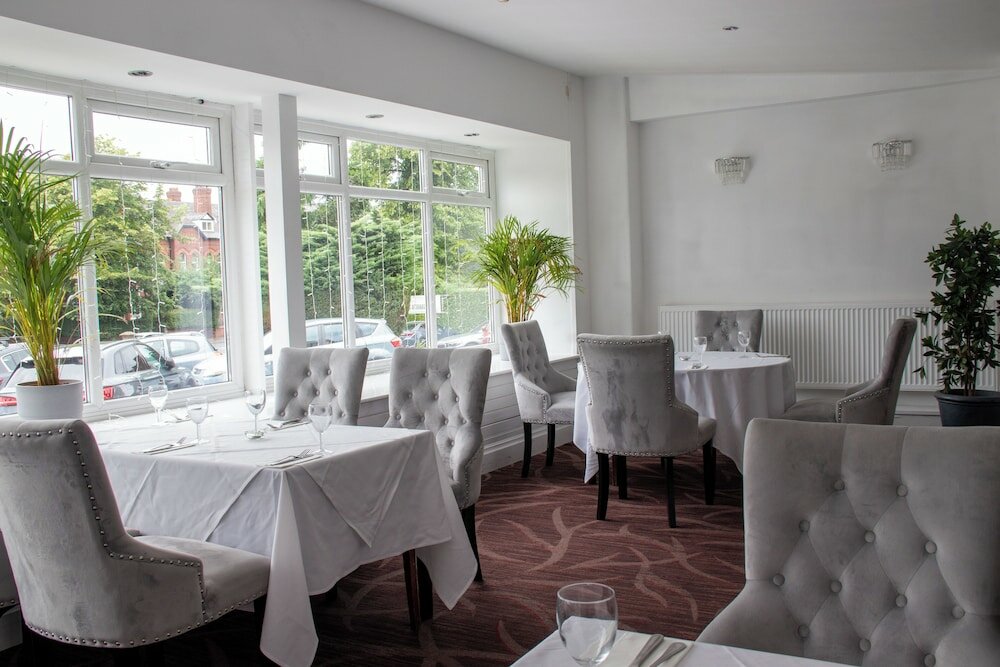 Фото Alma Lodge Hotel