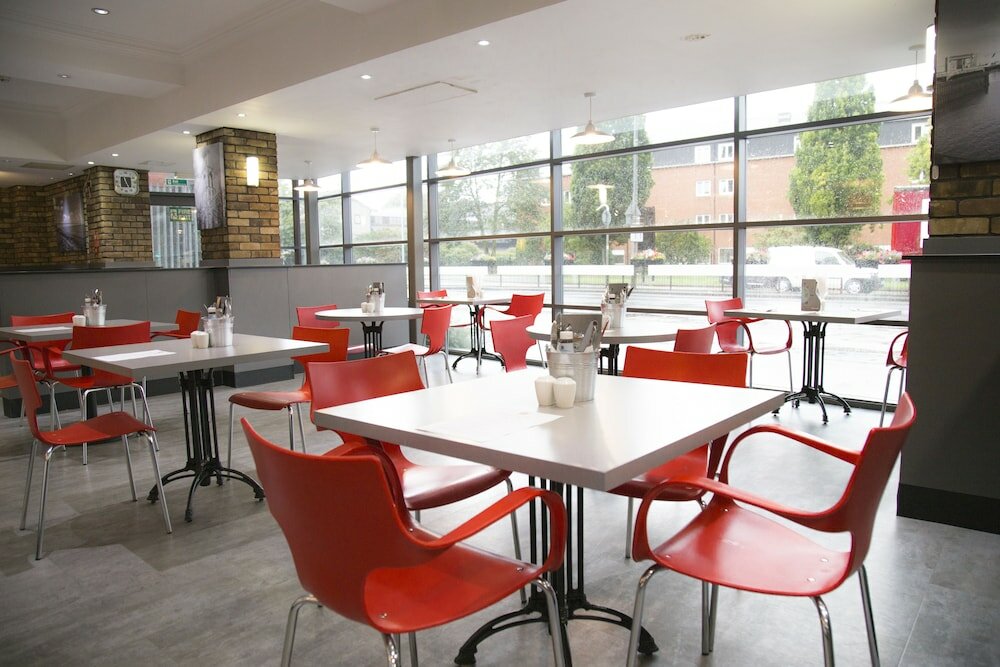 Фото Ibis Hull City Centre