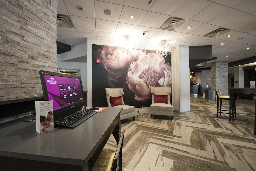 Фото Crowne Plaza Saddle Brook, an Ihg Hotel