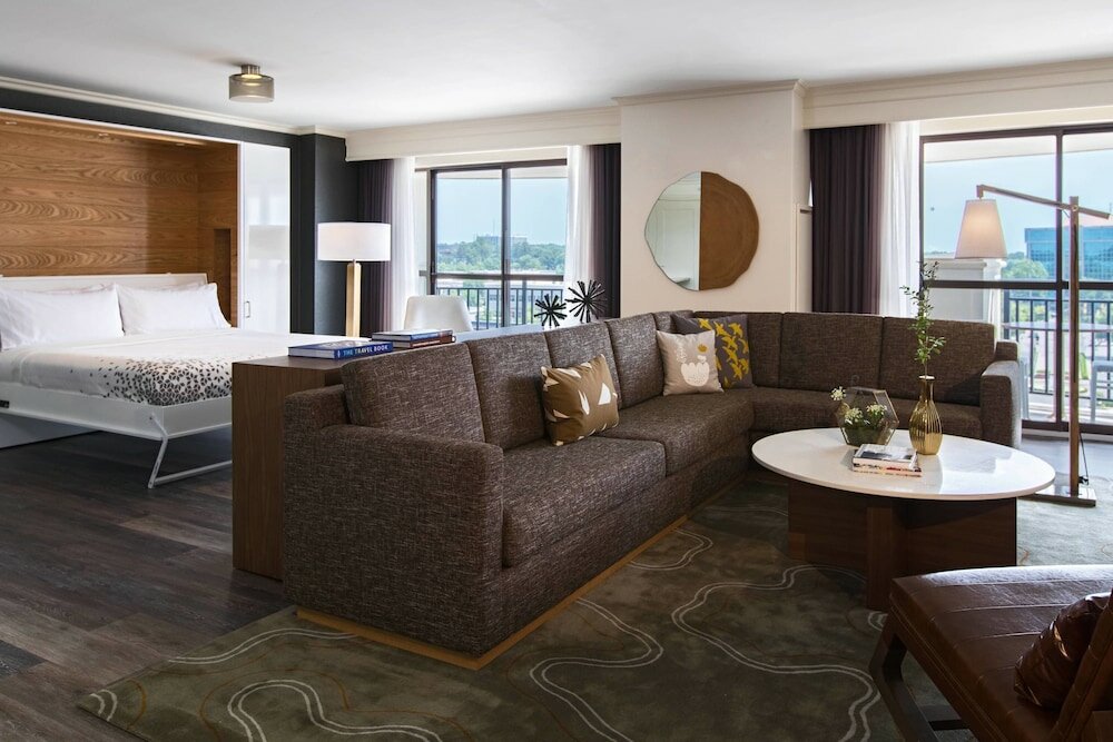 Фото Renaissance Raleigh North Hills Hotel