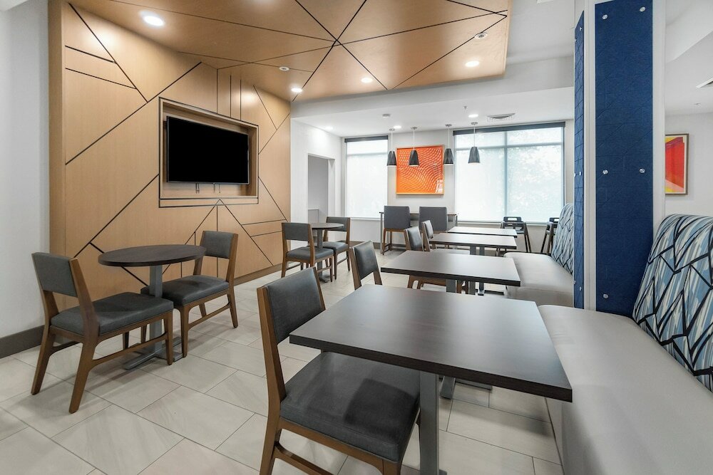 Фото Holiday Inn Express Salt Lake City South - Midvale, an Ihg Hotel