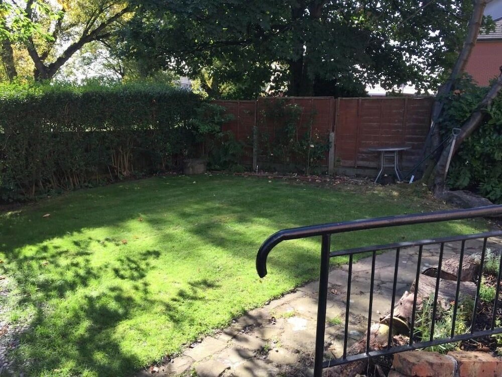 Фото Queens Guesthouse Manchester