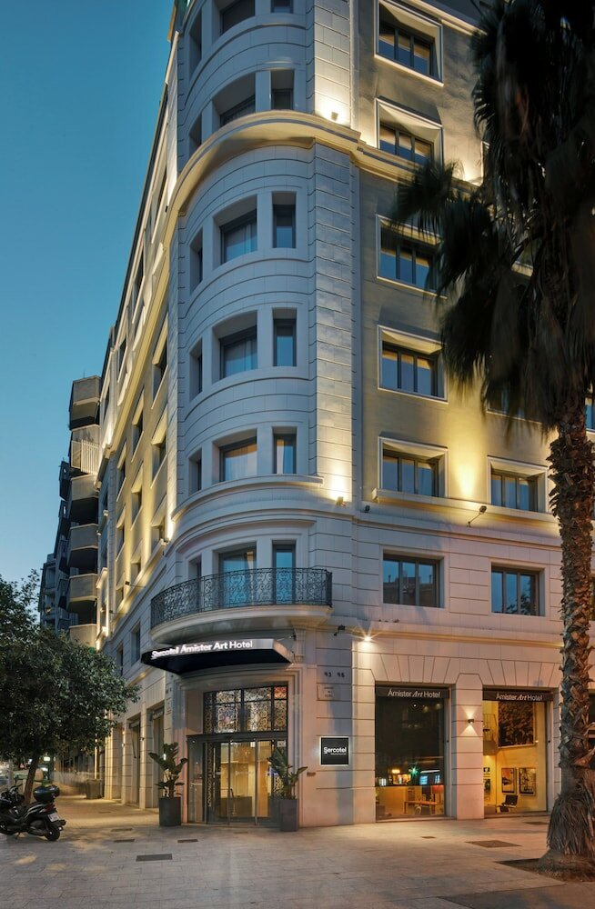 Фото отеля 1