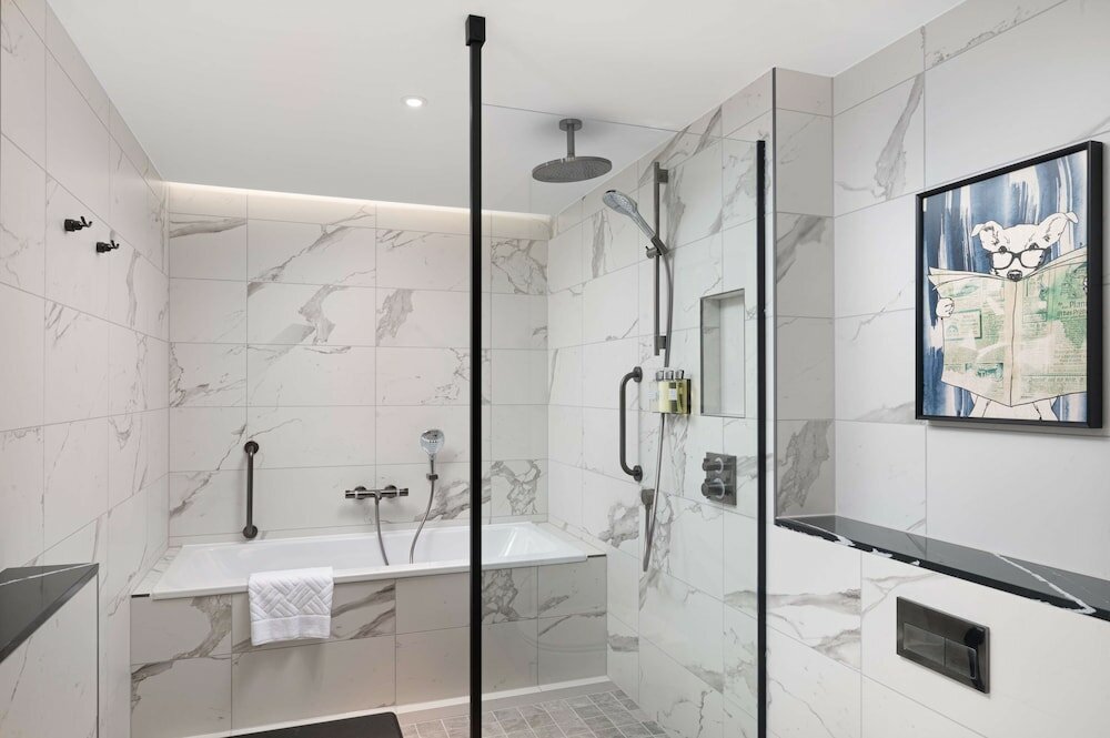 Фото Lost Property St. Paul's London, Curio Collection by Hilton