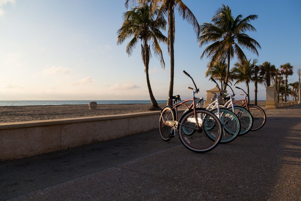 Фото Riptide Oceanfront Hotel