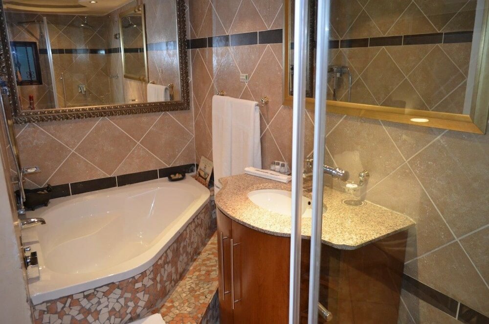 Фото Elizabeth Manor