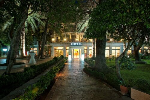 Внешний вид отеля Hotel Rivijera в Петровце, фото 3