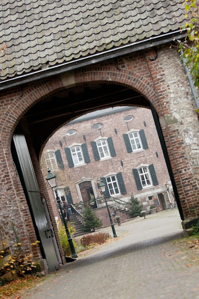 Фото Fletcher Hotel-Restaurant Kasteel Erenstein