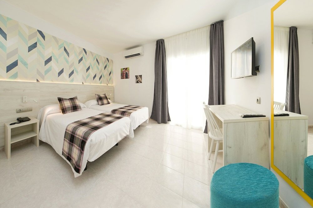 Фото Hotel Playasol Lei Ibiza - Adults Only