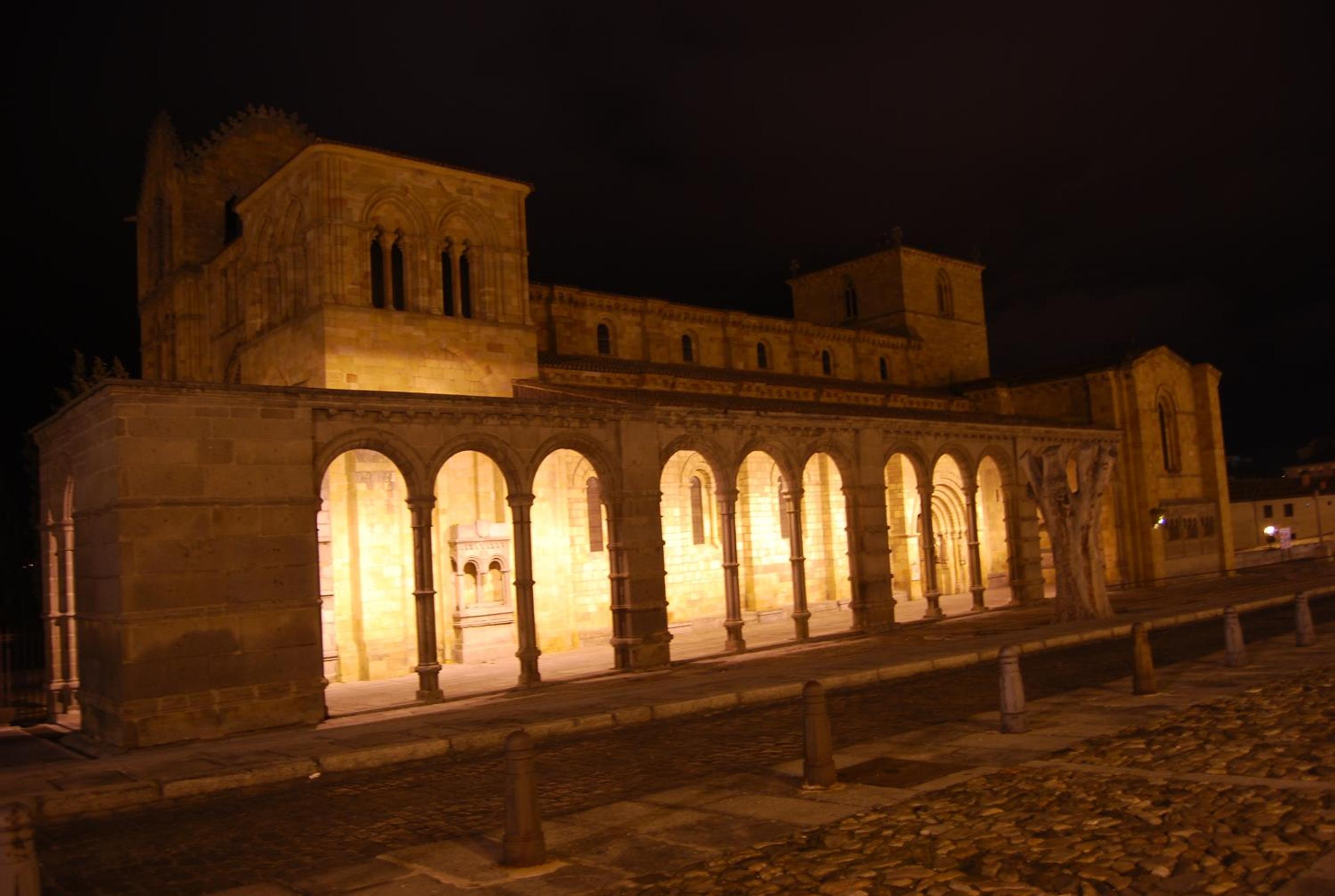 Фото Hotel Arco San Vicente