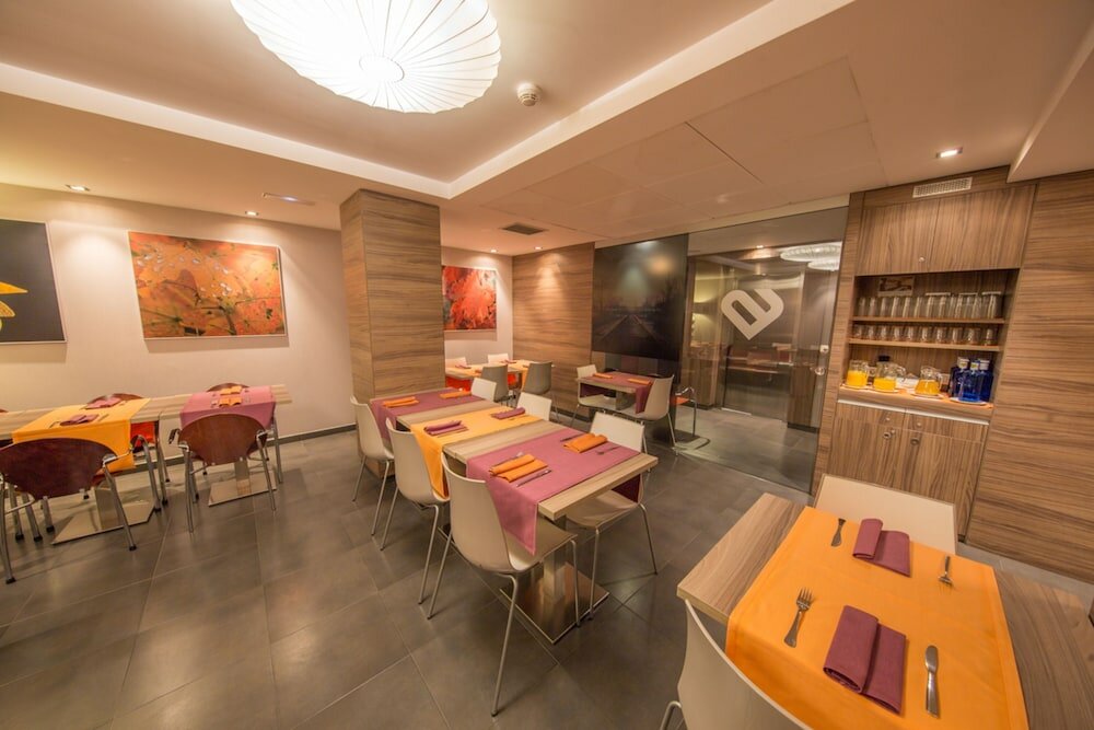 Фото Hotel Aroi Ponferrada