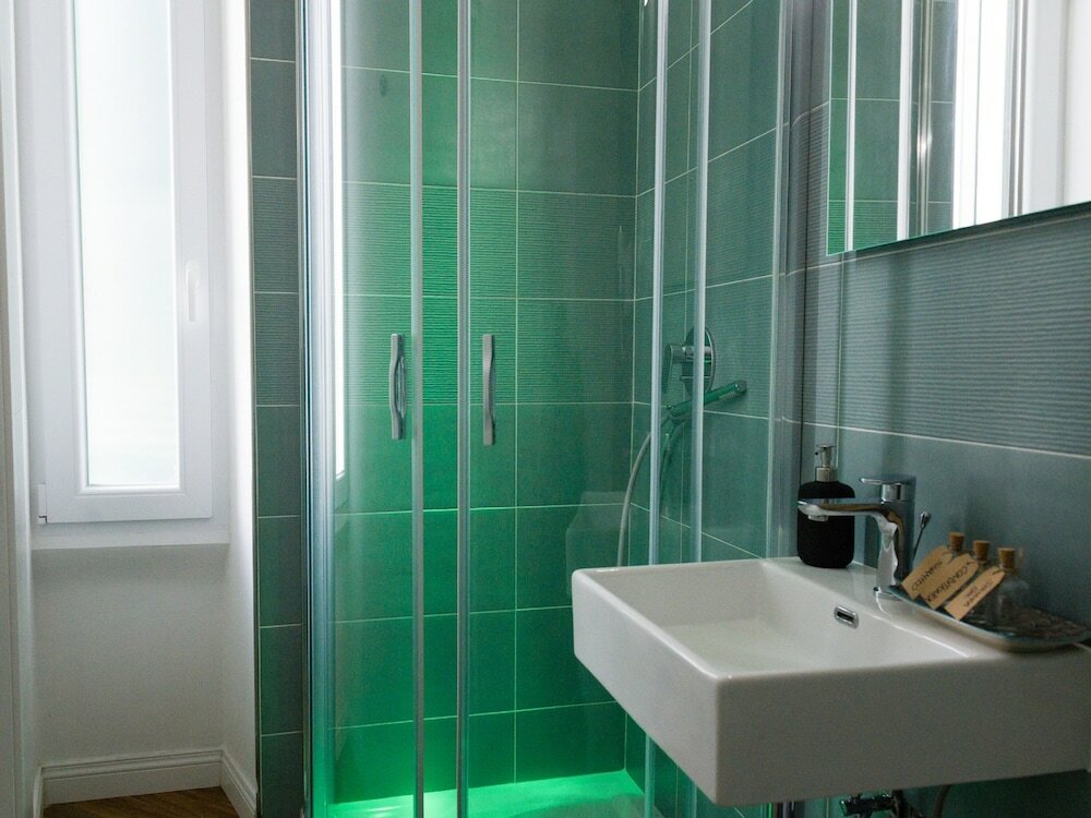 Фото The Right Place