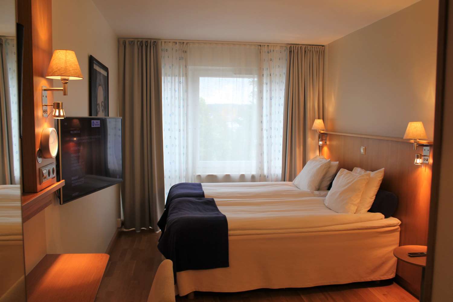 Фото отеля 2