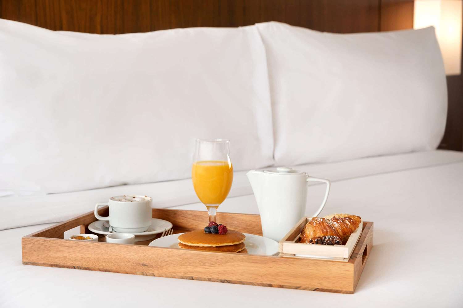 Фото Ramada by Wyndham Lisbon