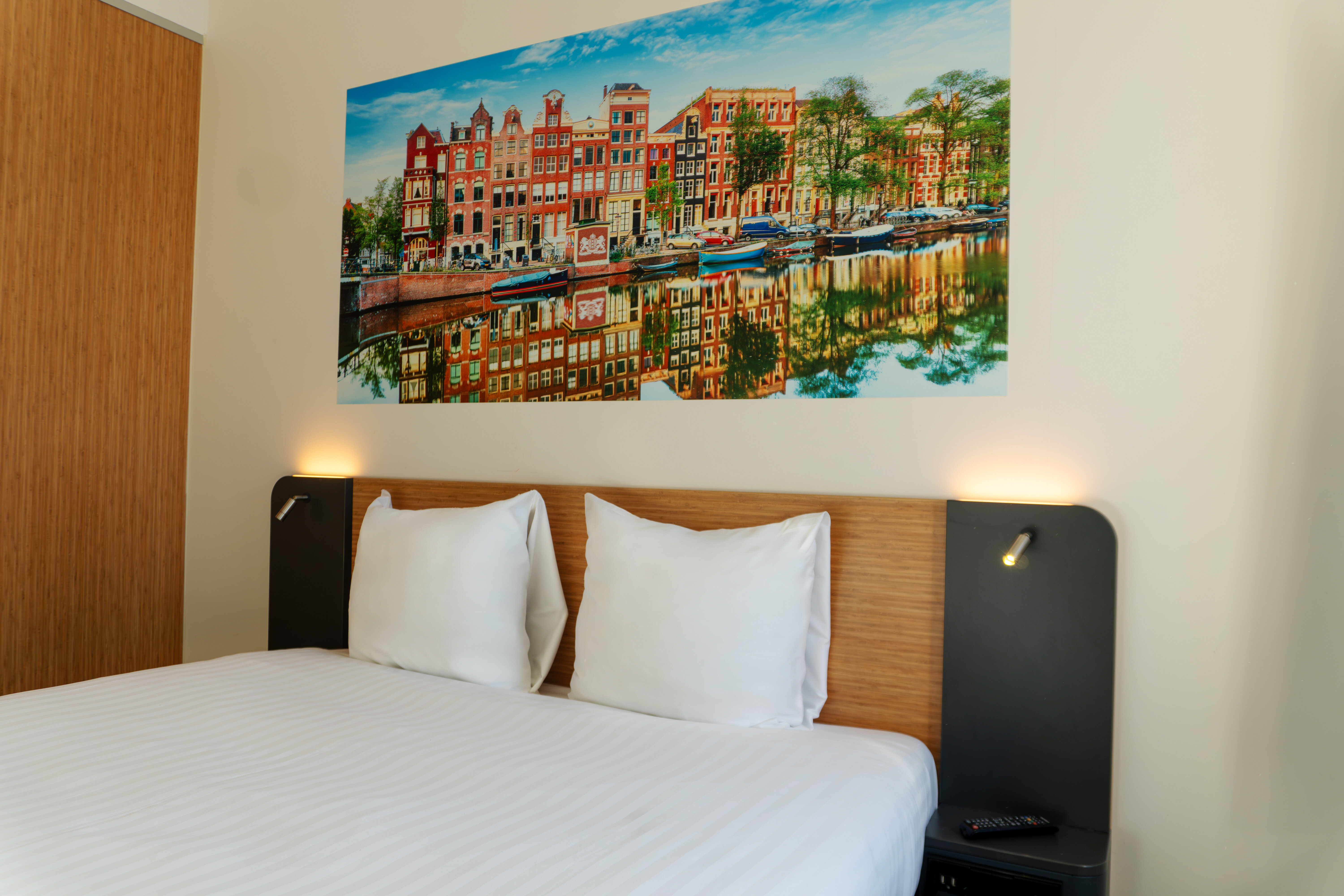 Фото EasyHotel Amsterdam Arena Boulevard