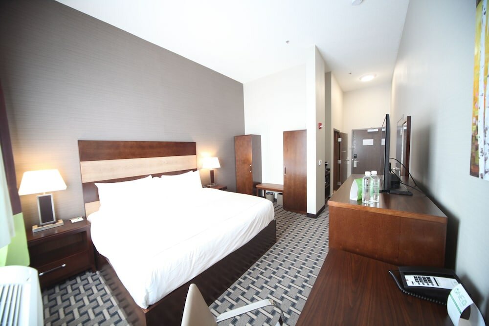 Фото Wyndham Garden Edmonton Airport