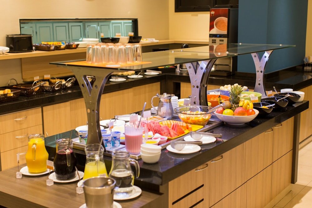 Фото Rio Hotel by Bourbon Curitiba