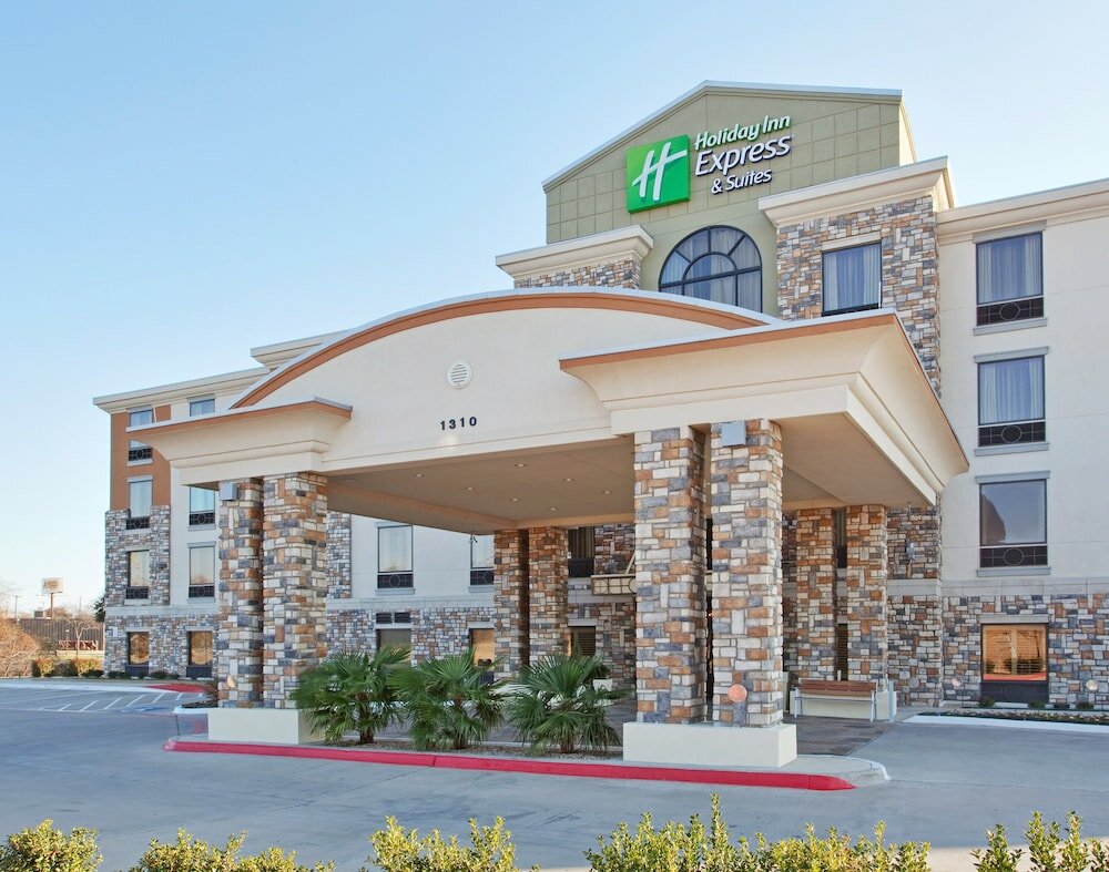 Фото Holiday Inn Express Hotel & Suites Dallas South - Desoto, an Ihg Hotel