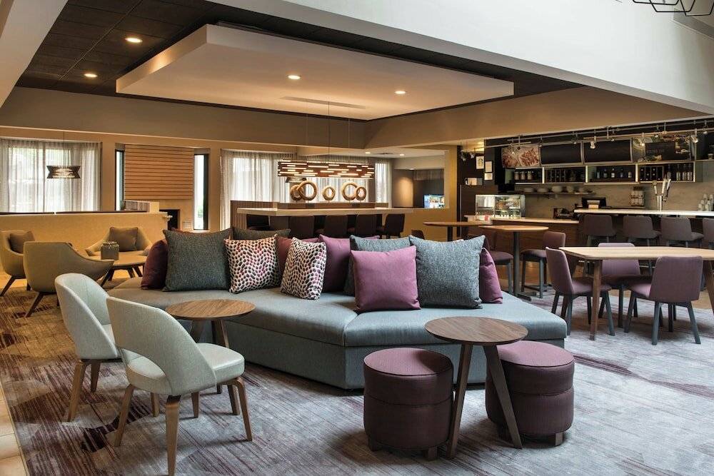 Фото Courtyard by Marriott Lincroft Red Bank