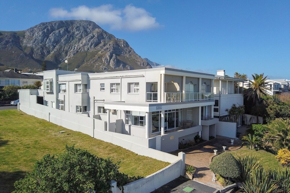 Фото Hermanus Beachfront Lodge