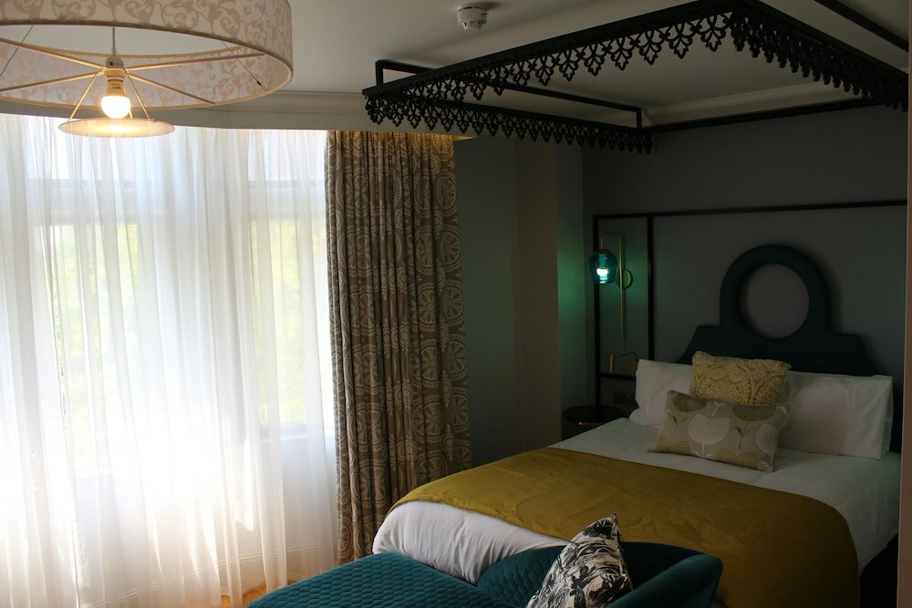 Фото Gardens Hotel