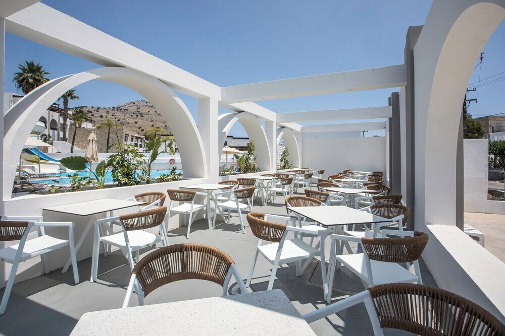 Фото Ellia Hotel