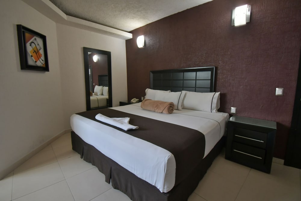 Фото Hotel Portonovo Plaza Centro