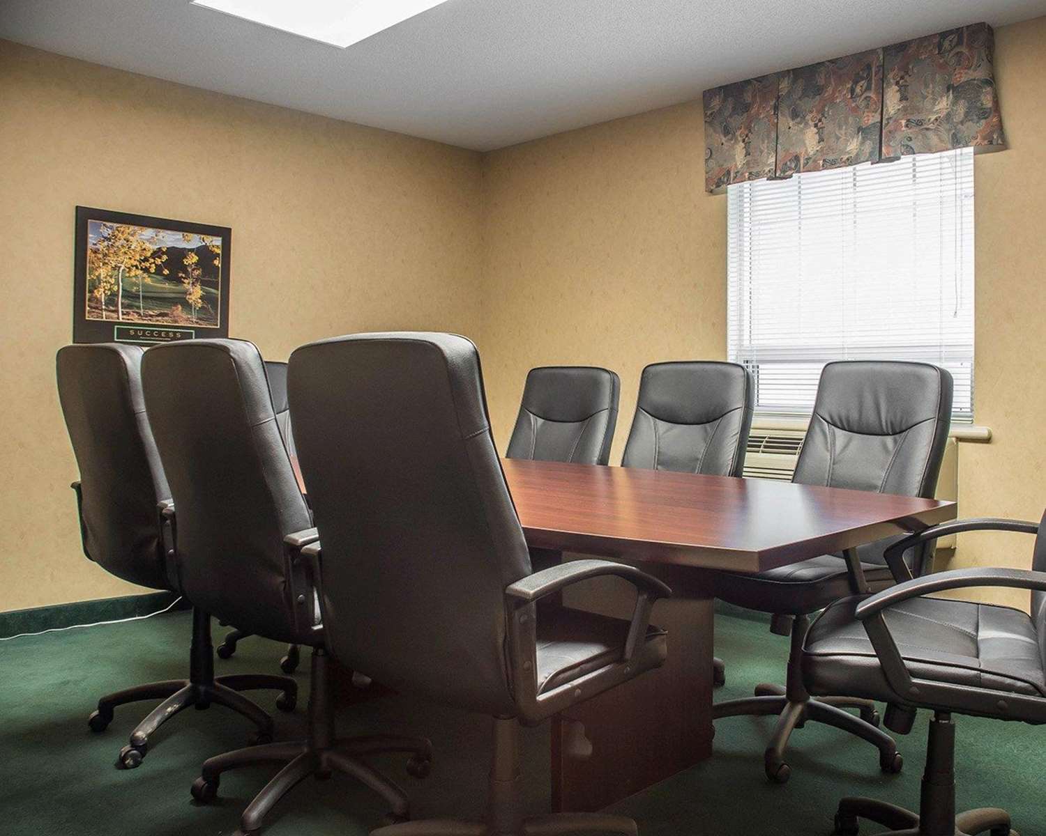 Фото Quality Hotel and Suites Woodstock