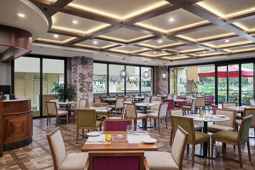 Гостиница DoubleTree by Hilton Istanbul Gayrettepe в Шишли
