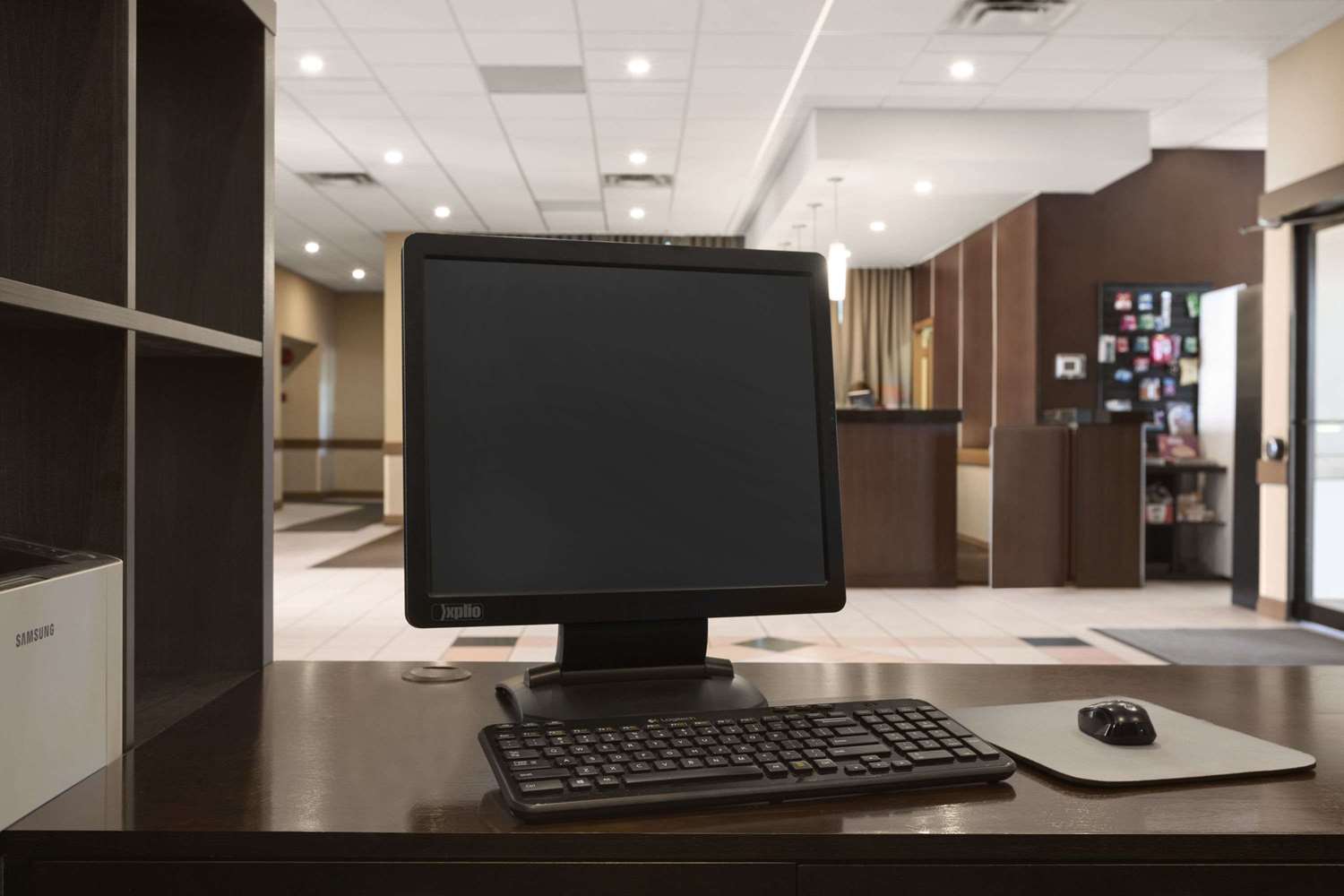 Фото Travelodge Edmonton West