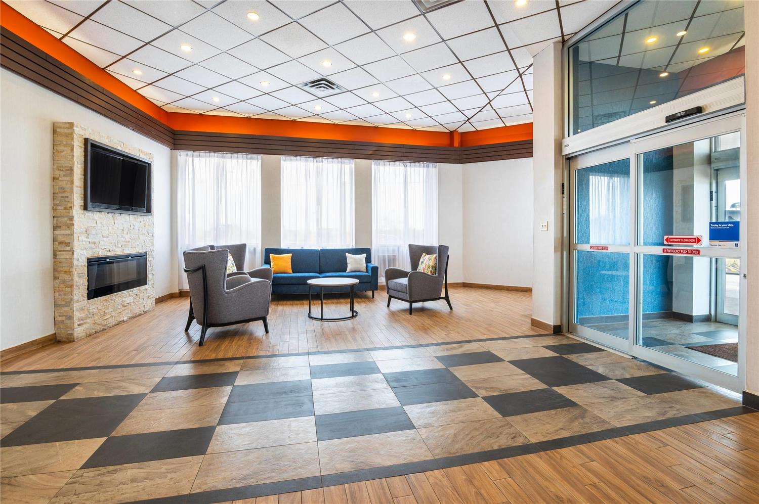 Фото Comfort Inn & Suites Barrie