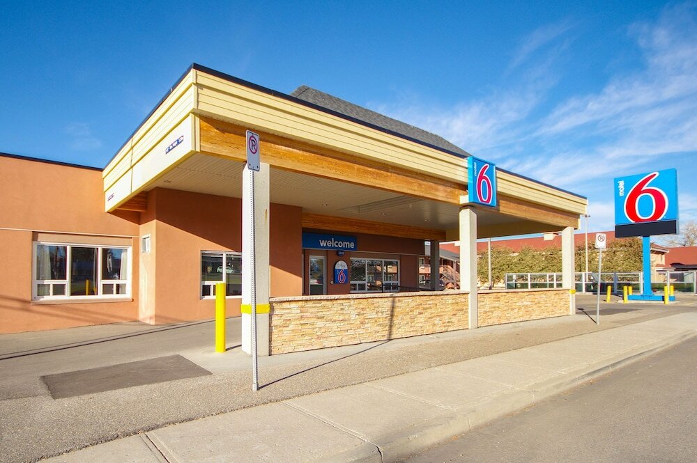 Фото Motel 6 Lethbridge