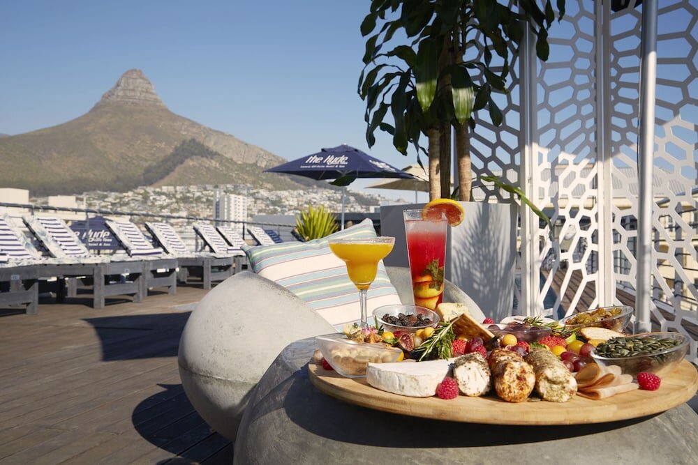 Фото The Hyde All-Suite Hotel