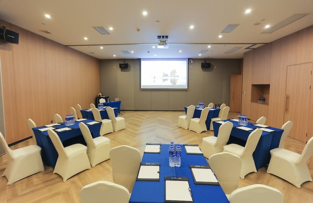 Фото Holiday Inn Express Shanghai Xuhui Binjiang