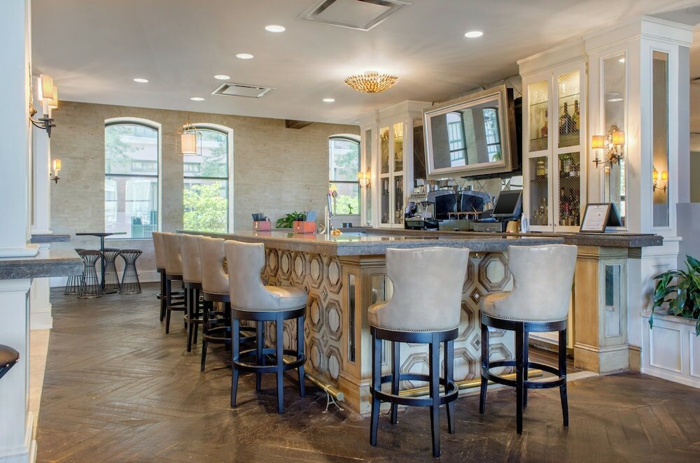 Фото Omni Riverfront Hotel