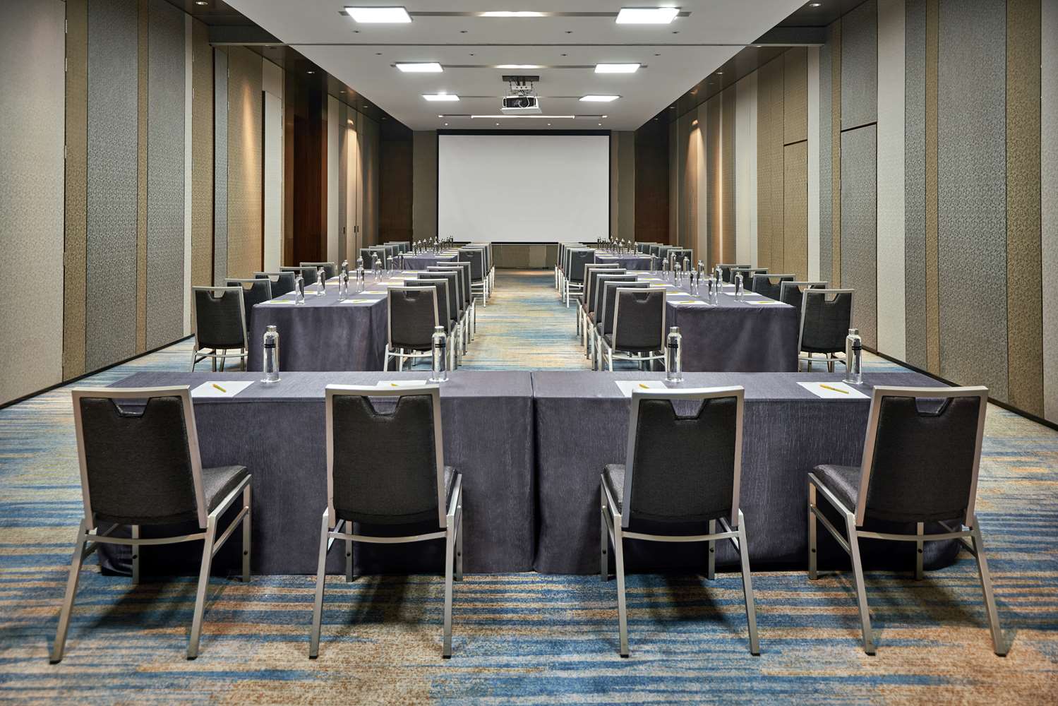 Фото Hilton Garden Inn Shenzhen Bao'an