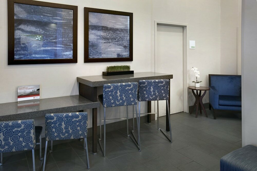 Фото Holiday Inn Manhattan 6th Ave - Chelsea