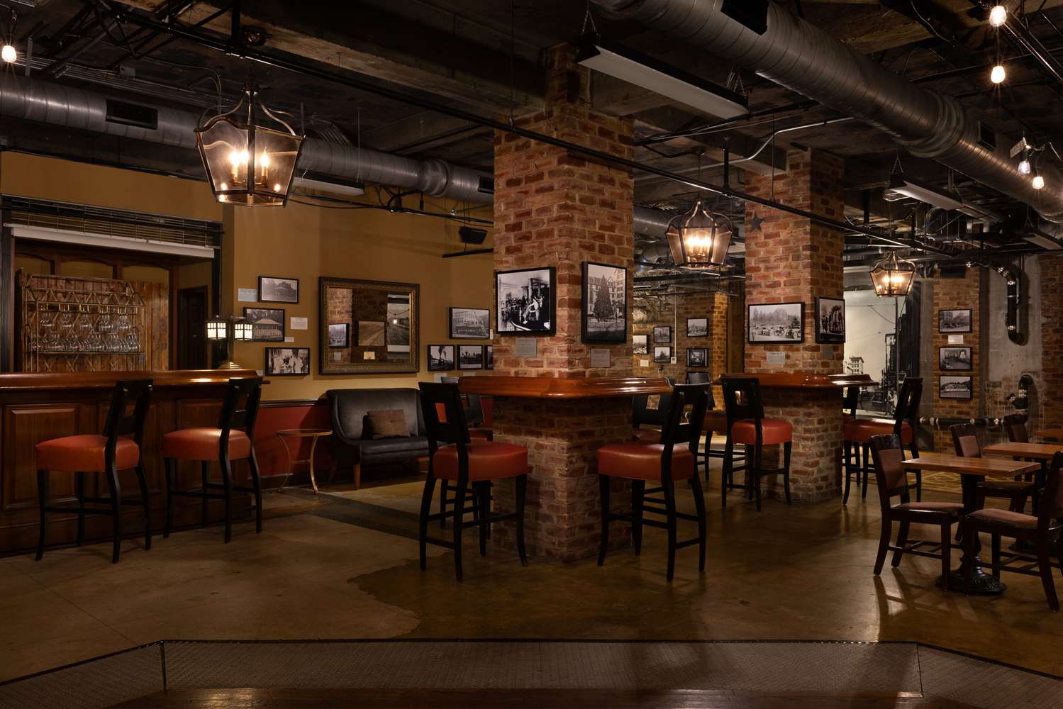 Фото Hotel Roanoke & Conference Ctr, Curio Collection by Hilton