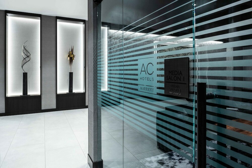 Фото Ac Hotel by Marriott Portsmouth