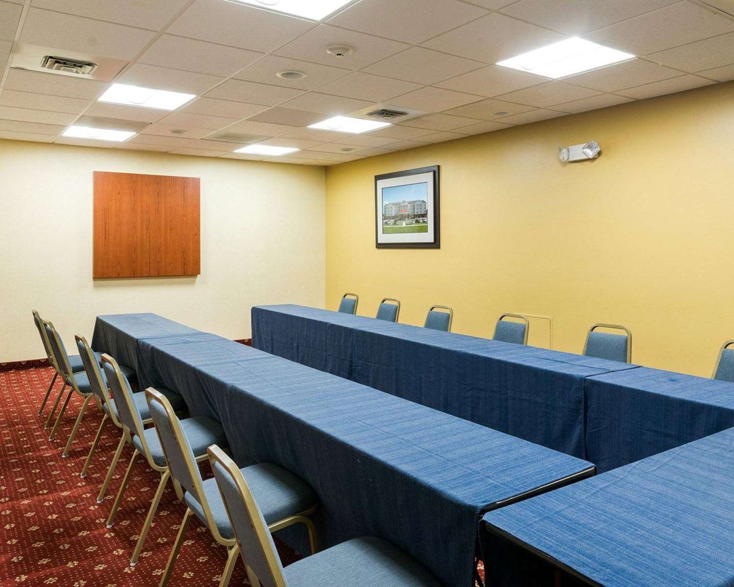 Фото MainStay Suites Dover