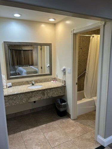 Гостиница Travelodge by Wyndham Brea в Фуллертоне