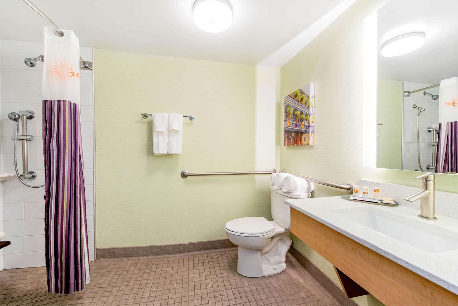 Фото La Quinta Inn & Suites by Wyndham New Orleans Downtown