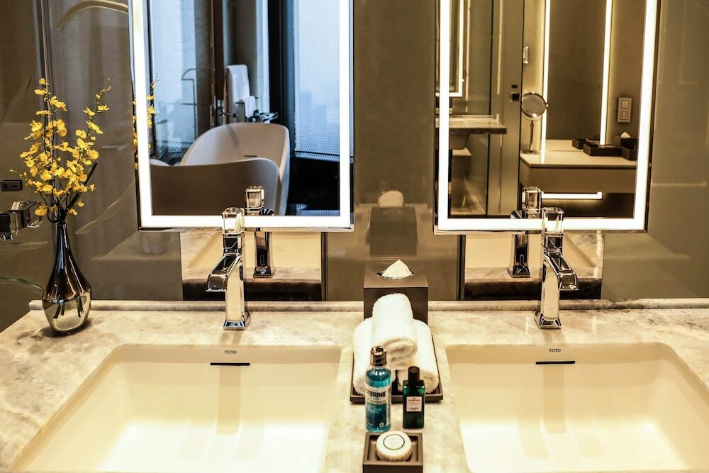 Фото J Hotel Shanghai Tower