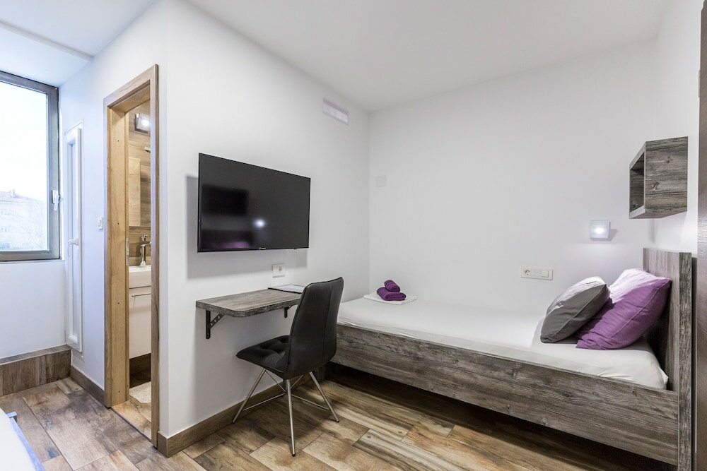 Фото Apinelo Tower Rooms