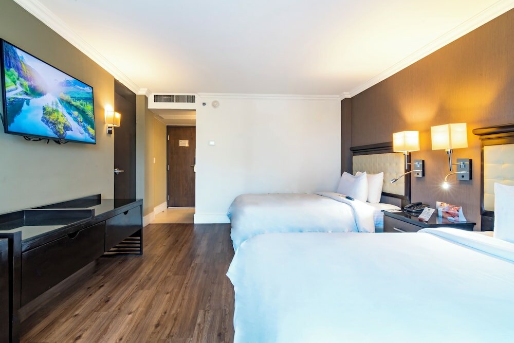 Фото Hotel Lucerna Tijuana