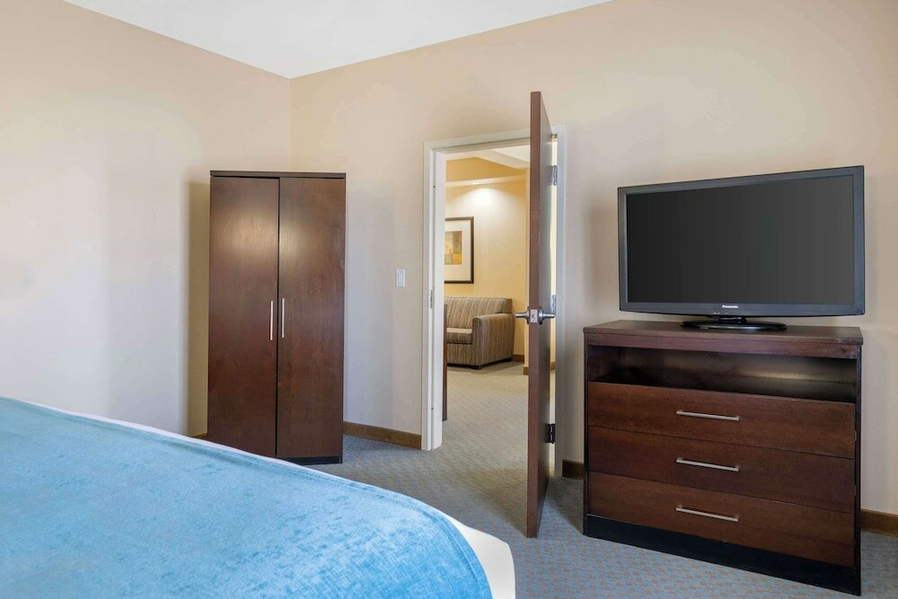 Фото Best Western Plus Midland Suites