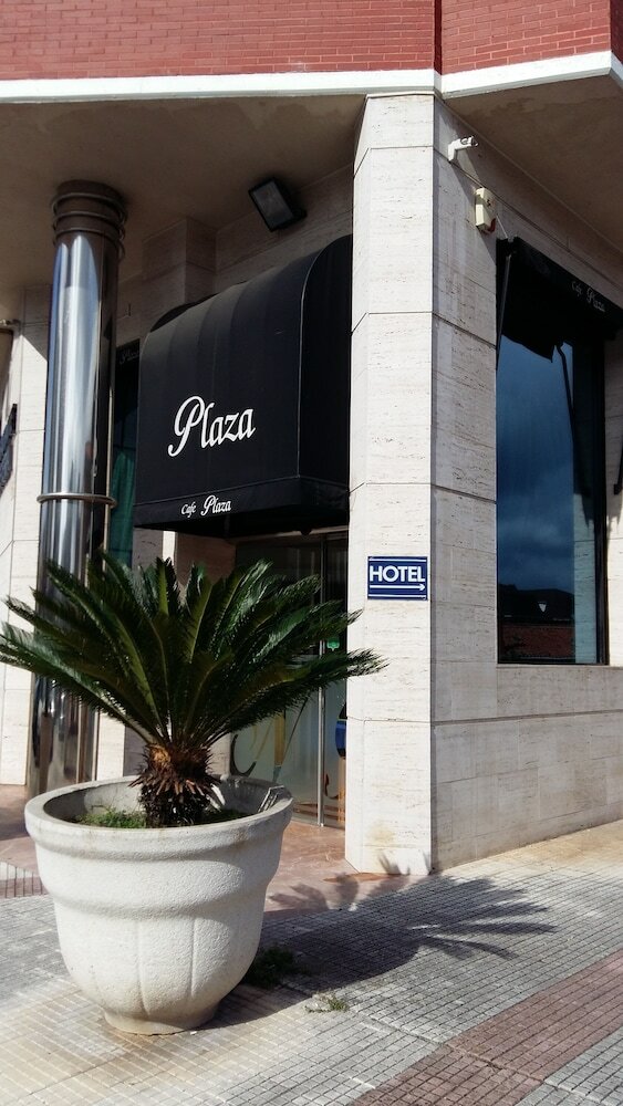 Фото Hotel Nueva Plaza