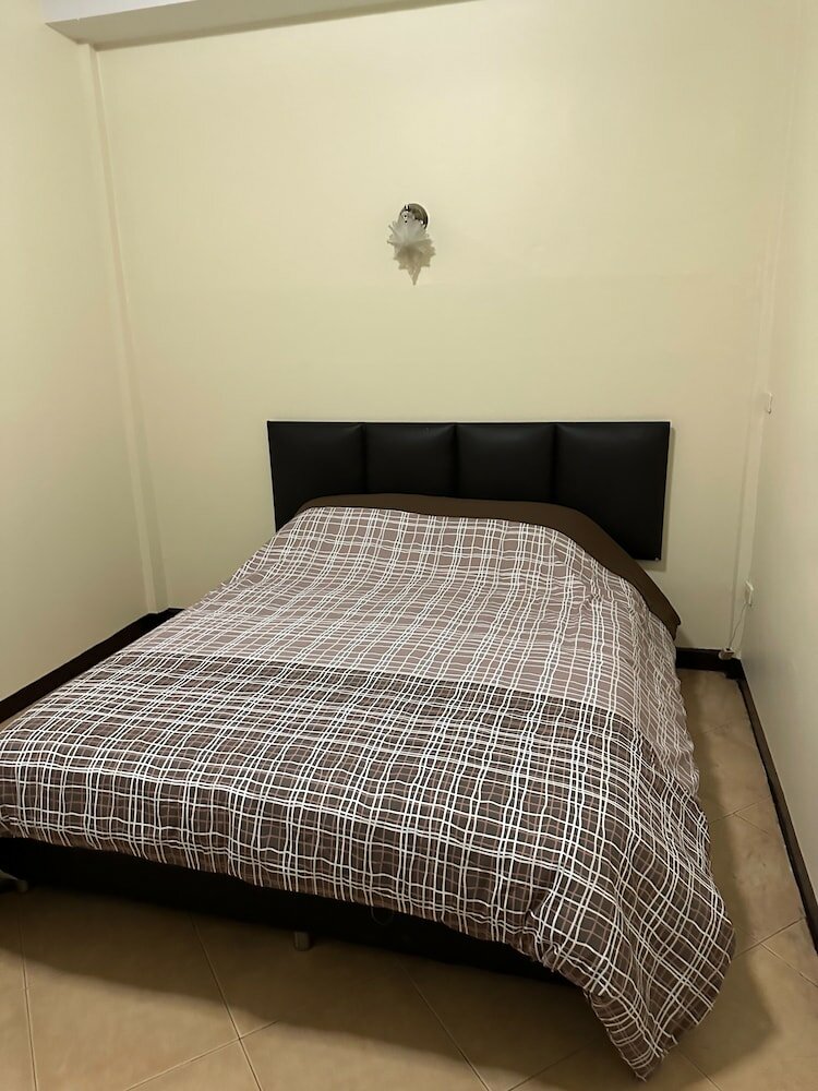 Фото Orchid House