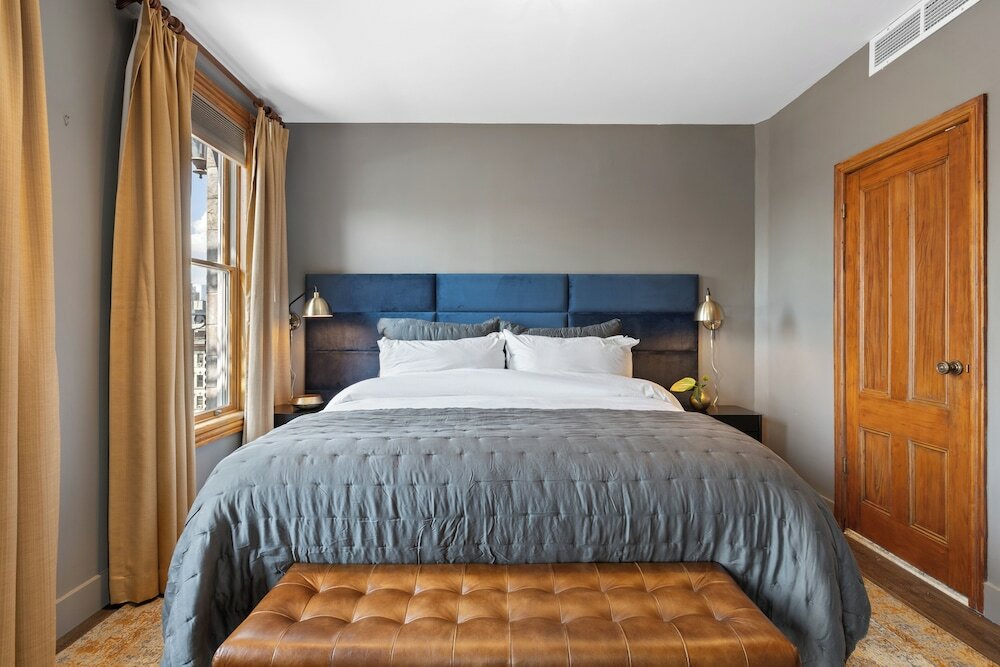 Фото The Historic Blue Moon Hotel - Nyc