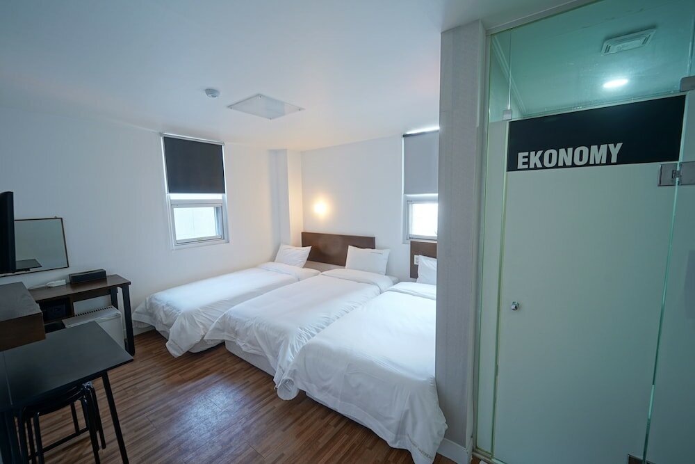 Фото Ekonomy Guesthouse Haeundae